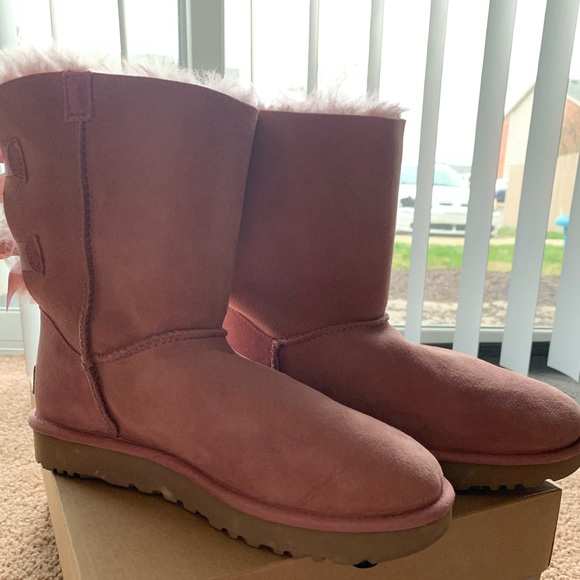 Women’s Ugg Boots - Picture 2 of 4